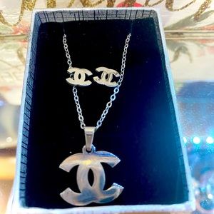 Ch anel Luxury Necklace